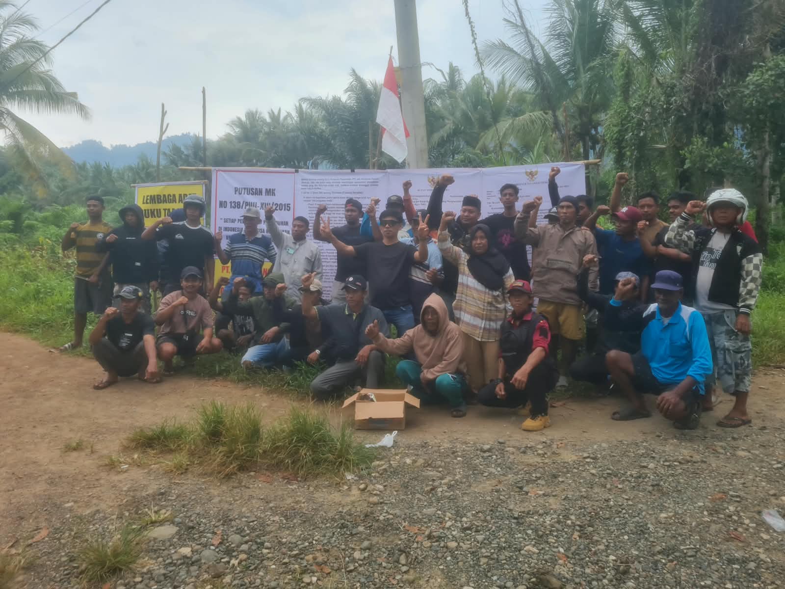 MASYARAKAT ADAT DUA KECAMATAN GELAR AKSI DAMAI, DESAK AKTIVITAS PT CAS DIHENTIKAN
