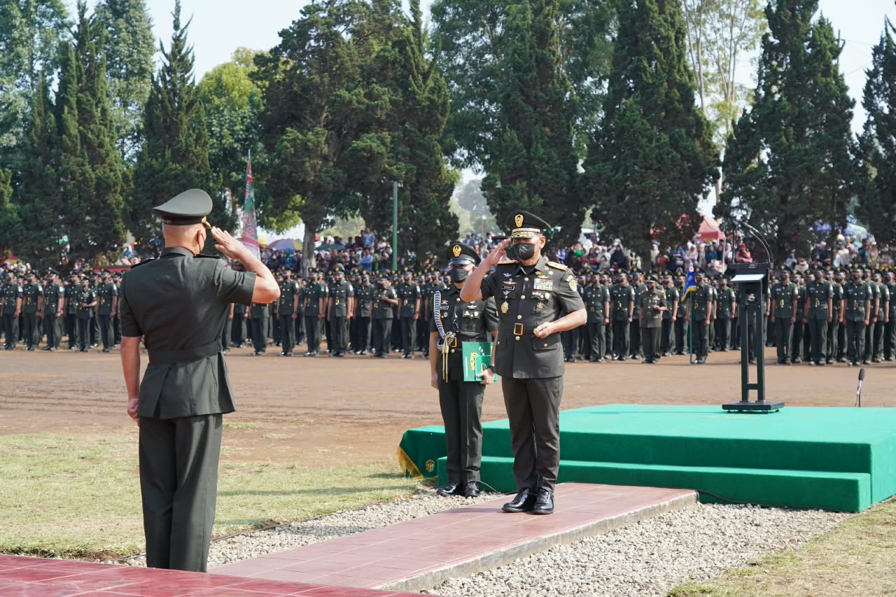 Pangdam III/Siliwangi Tutup Pendidikan dan Lantik 1.452 Prajurit Dikmata Infanteri Gelombang II TA 2026