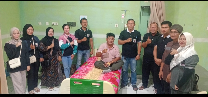 Bang YD Bersama Gerakan Peduli Jenguk Ketua Dewan Pakar, Wujud Kebersamaan di Saat Sulit